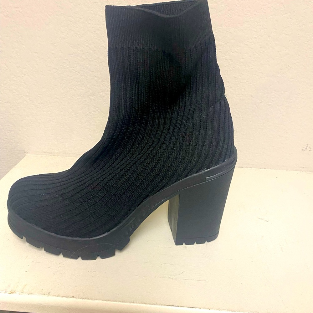 Black bootie boots
